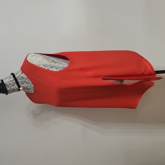 [L] BABATON Asymmetrical Hem Top - Picture 2 of 6